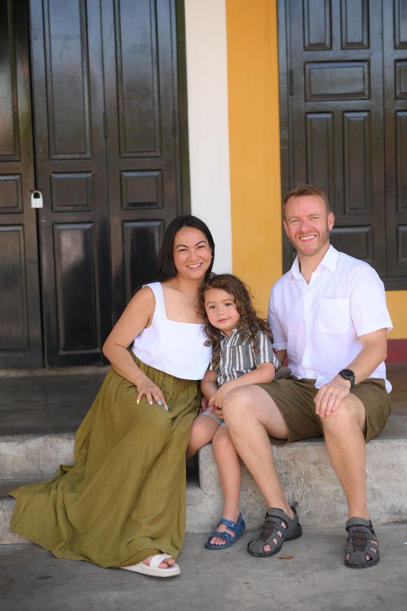 The family behind Monochromaticfinds
